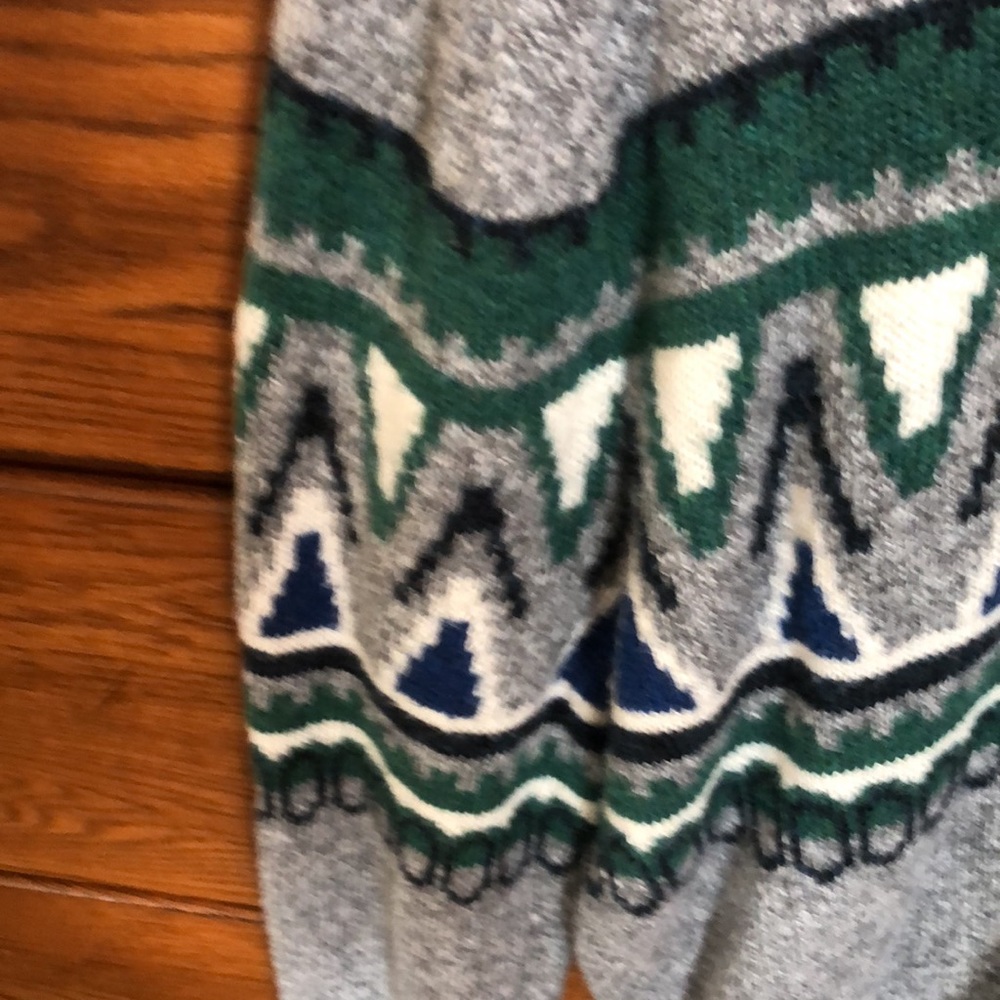 Sweater - Picture 4 of 5